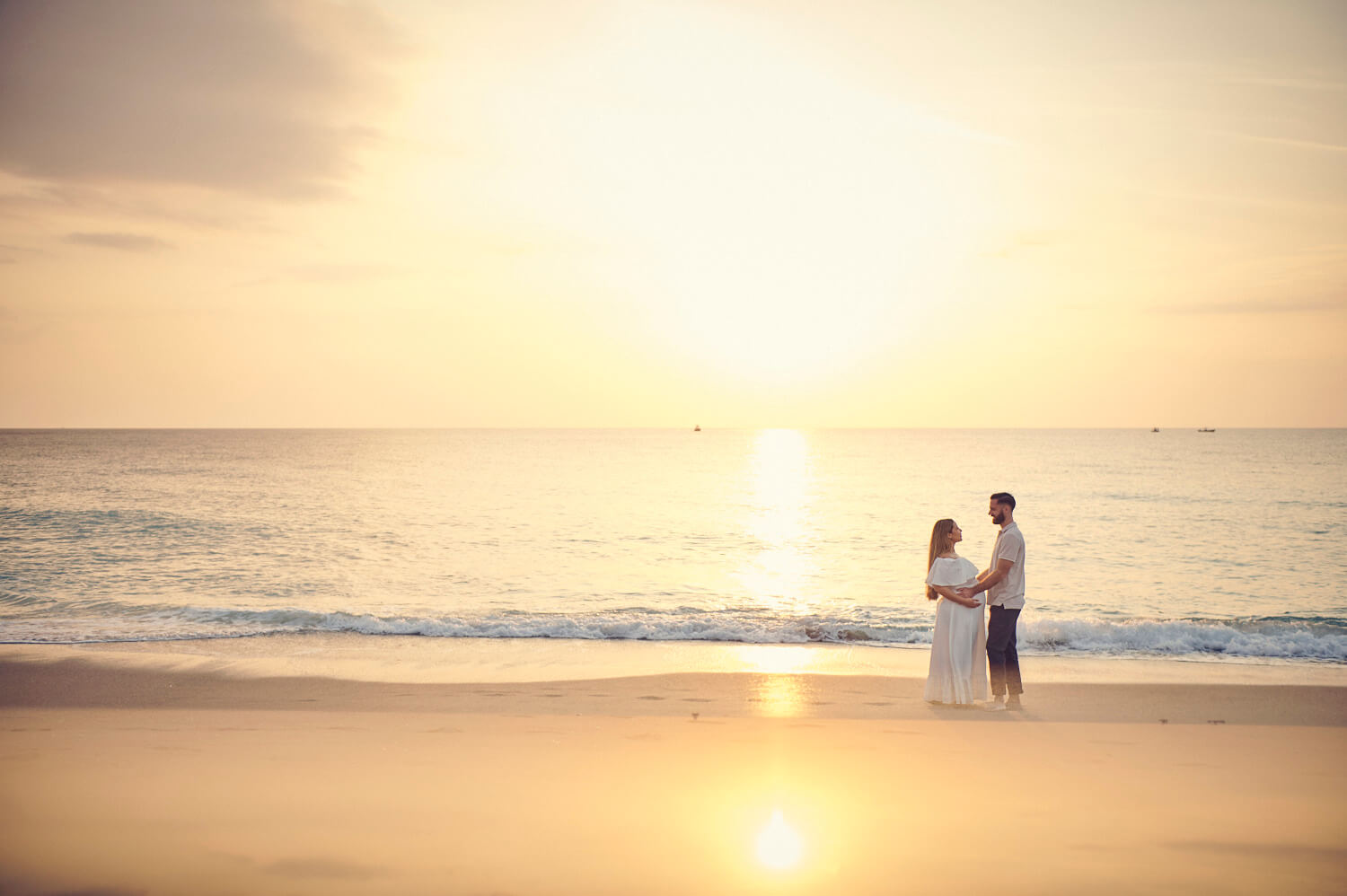 Maternity Photos at Jupiter Beach