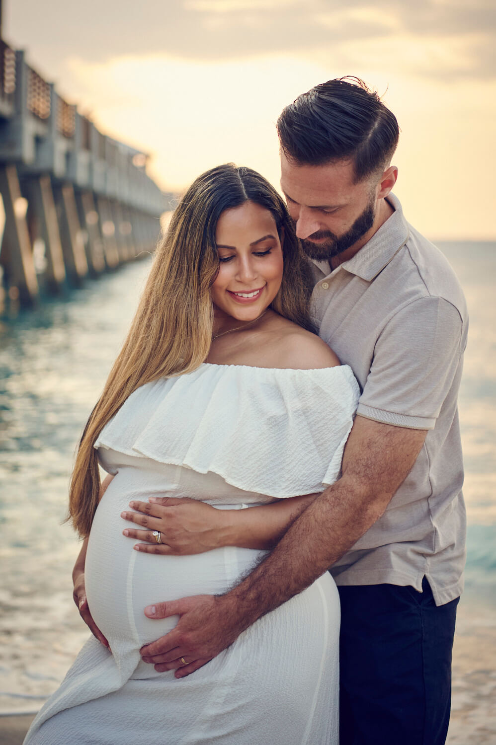 Maternity Photoshoot at Juno Beach Pier