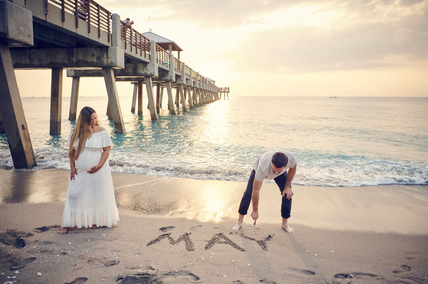 Maternity Photoshoot at Juno Beach Pier