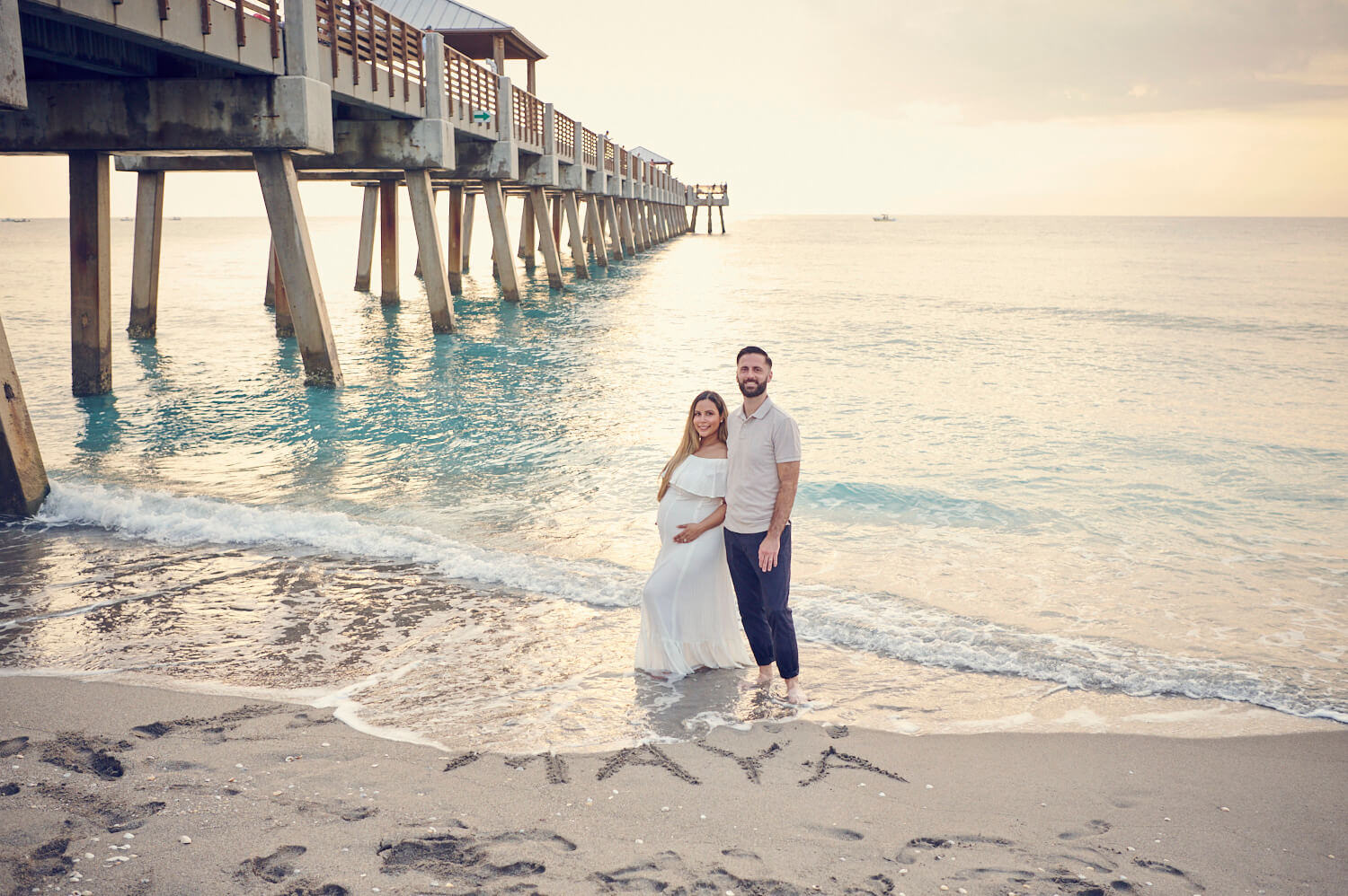 Maternity Photoshoot at Juno Beach Pier